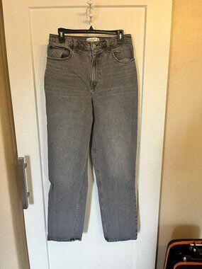 [#79] Abercrombie 90s Straight Ultra High Rise Jeans 30 Gray
